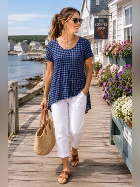LuLaRoe Classic‎ Tee Blue Geometric High Low Top Large